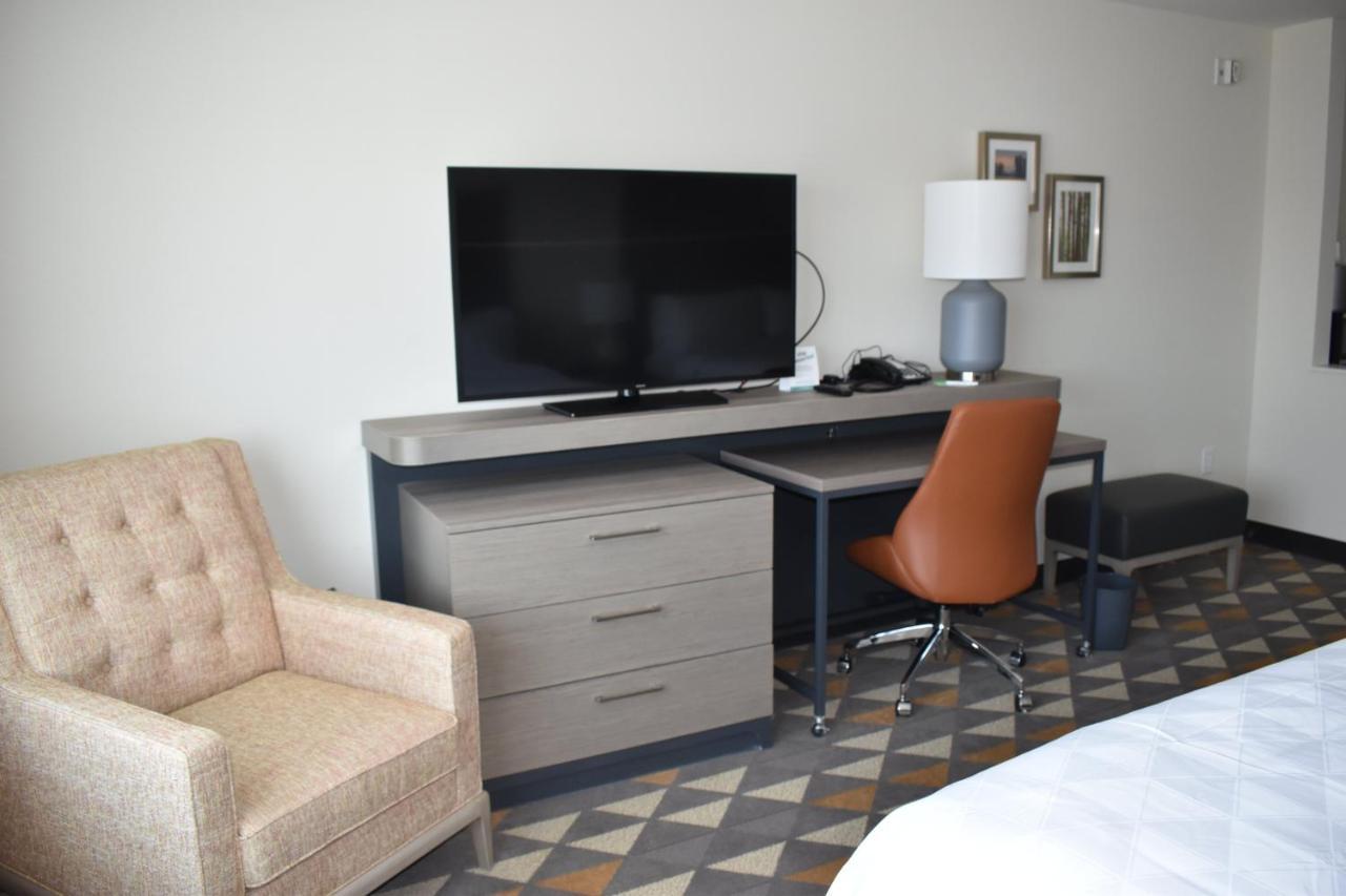 Holiday Inn - Kansas City - Northeast By Ihg Eksteriør billede