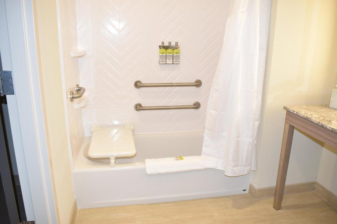 Holiday Inn - Kansas City - Northeast By Ihg Eksteriør billede