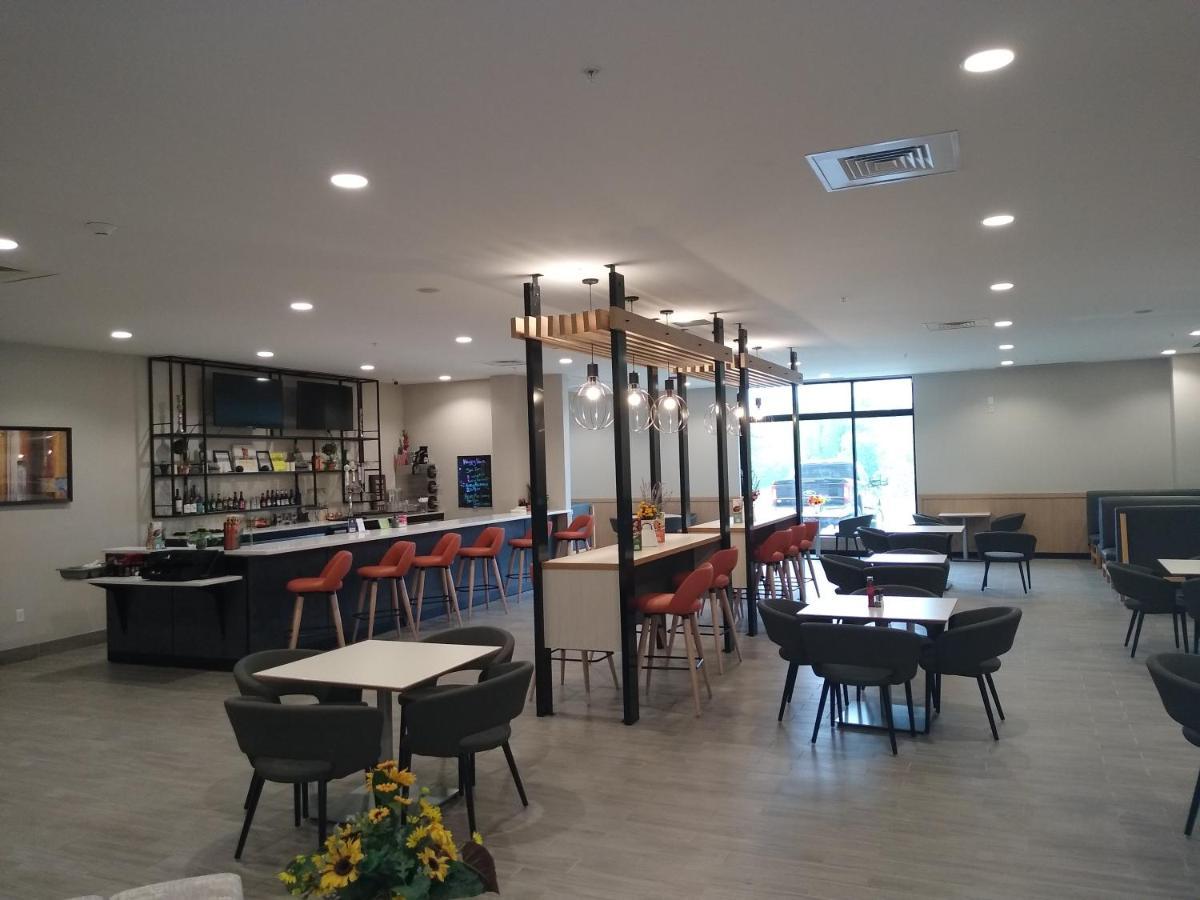 Holiday Inn - Kansas City - Northeast By Ihg Eksteriør billede